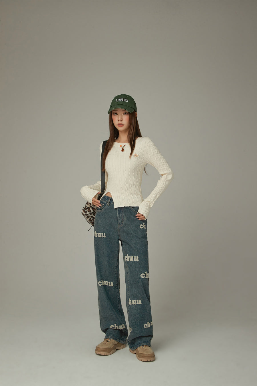 CHUU Lettering Logo Denim Jeans