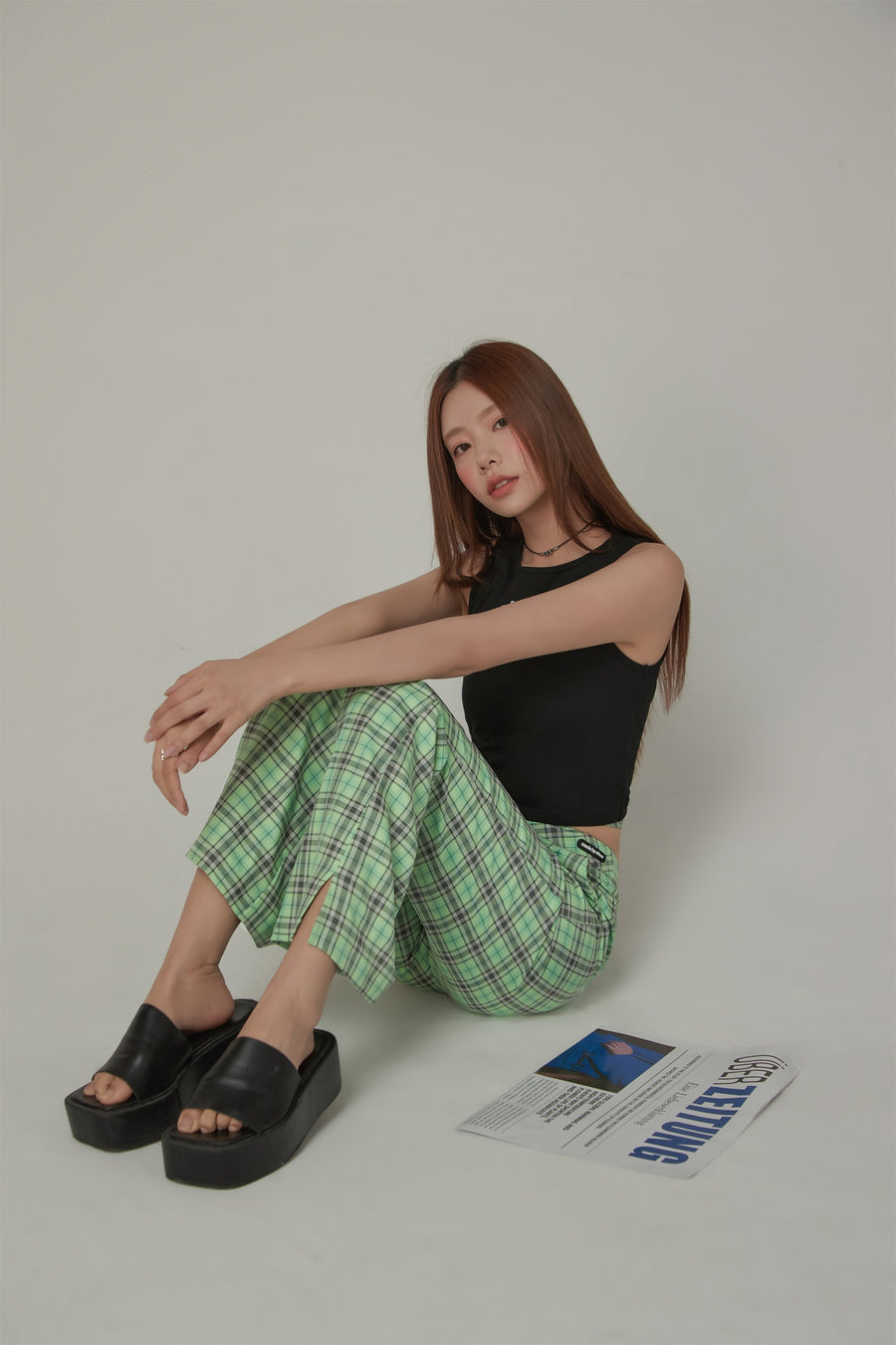 CHUU Color Checked Tie Waist Bootcut Pants