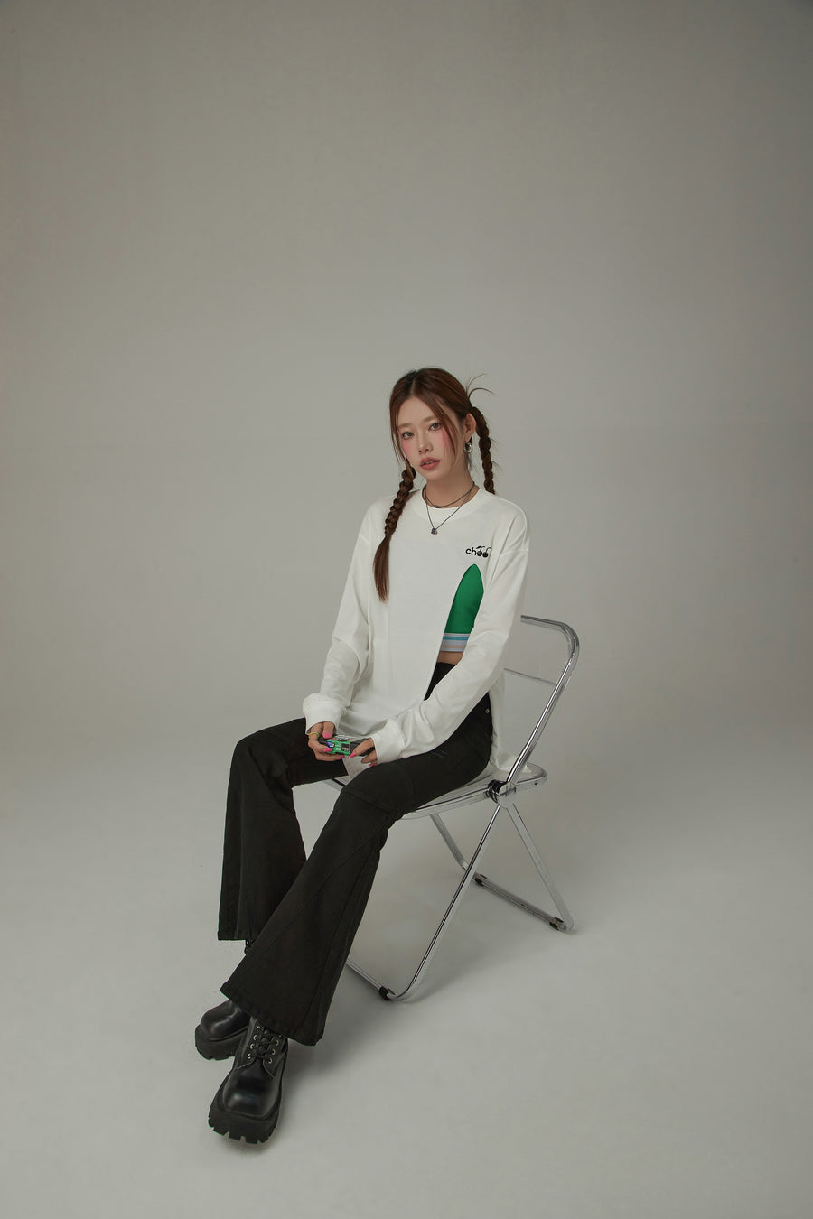 CHUU High Slit Boxy Logo Long Sleeve T-Shirt