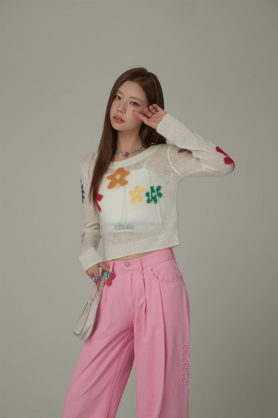 CHUU Colorful Flowers Crop Knit Sweater