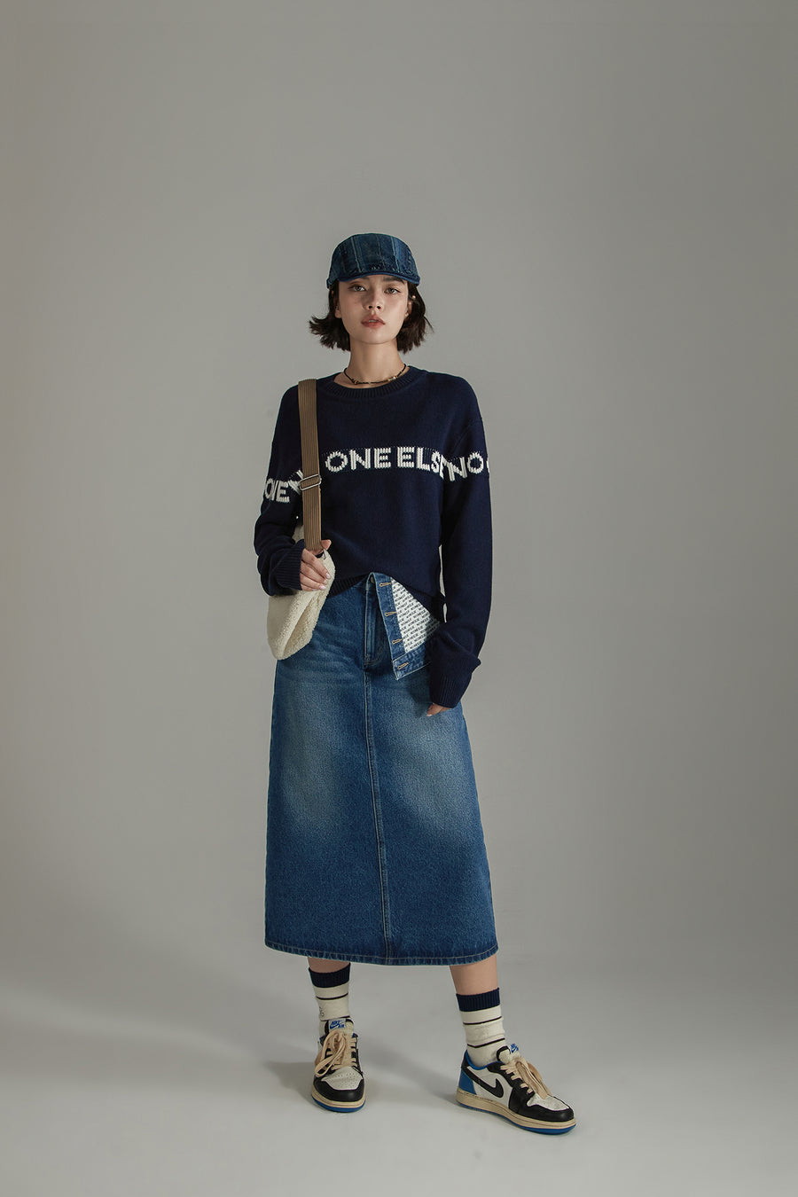 CHUU Logo Lettering Basic Knit Sweater