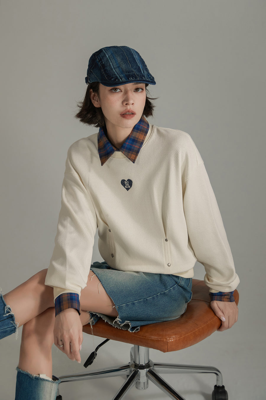 CHUU Heart Logo Loose Fit Sweatshirt