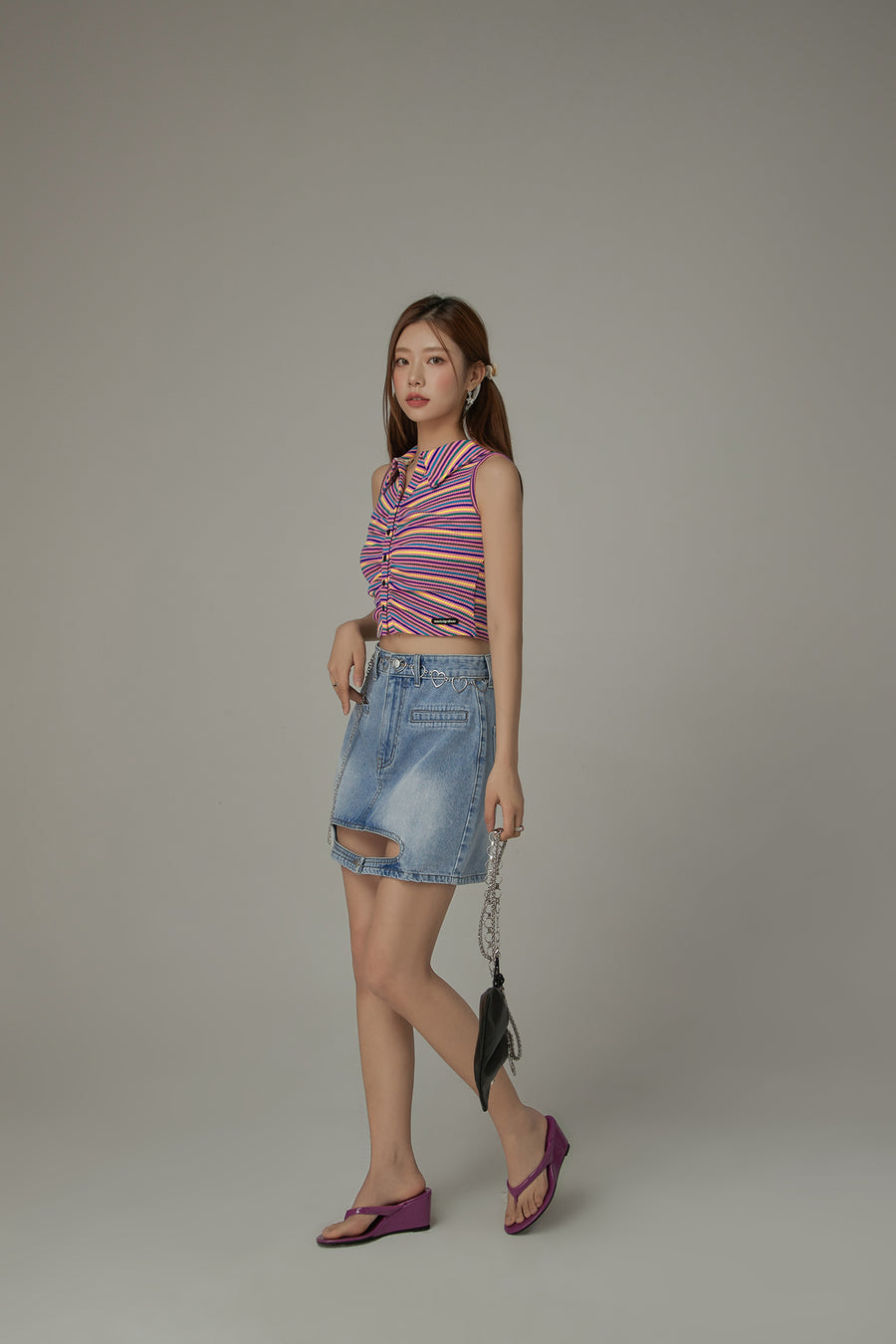 CHUU Front Cutout Denim Mini Skirt