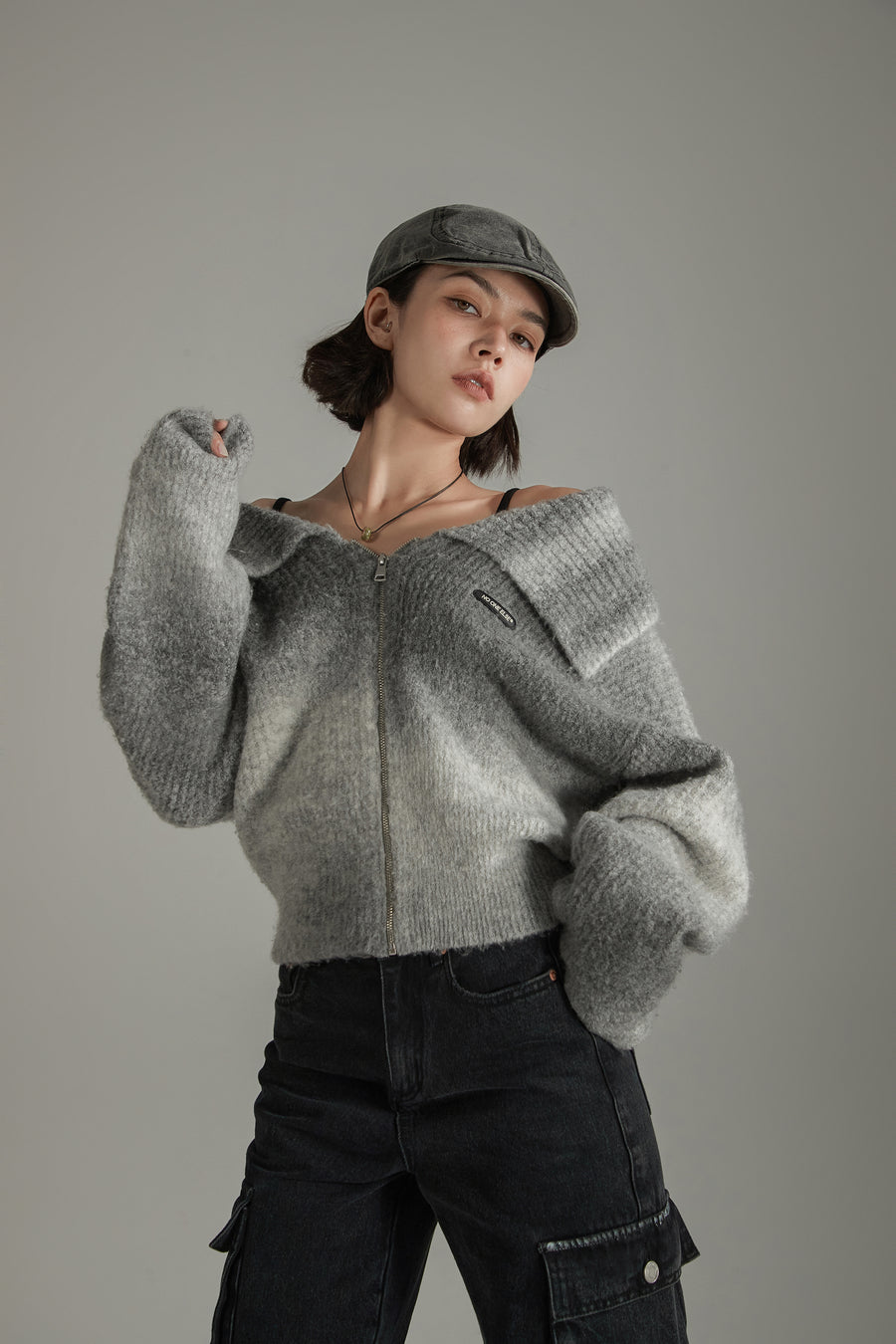 CHUU Big Collar Off The Shoulder Zip-Up Cardigan