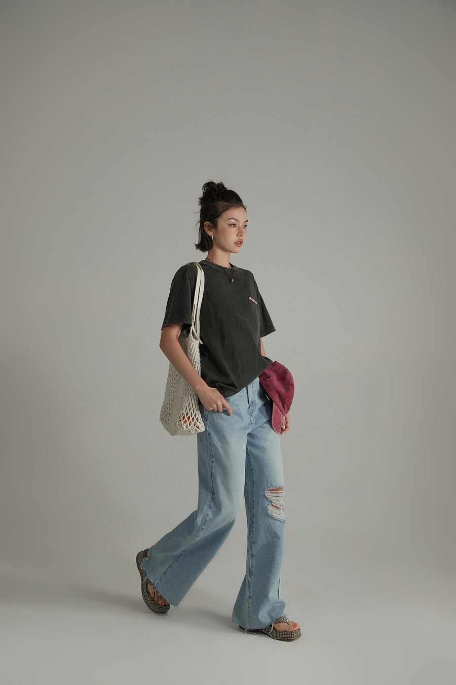 CHUU Raw Hem Ripped Loose Fit Wide Denim Jeans