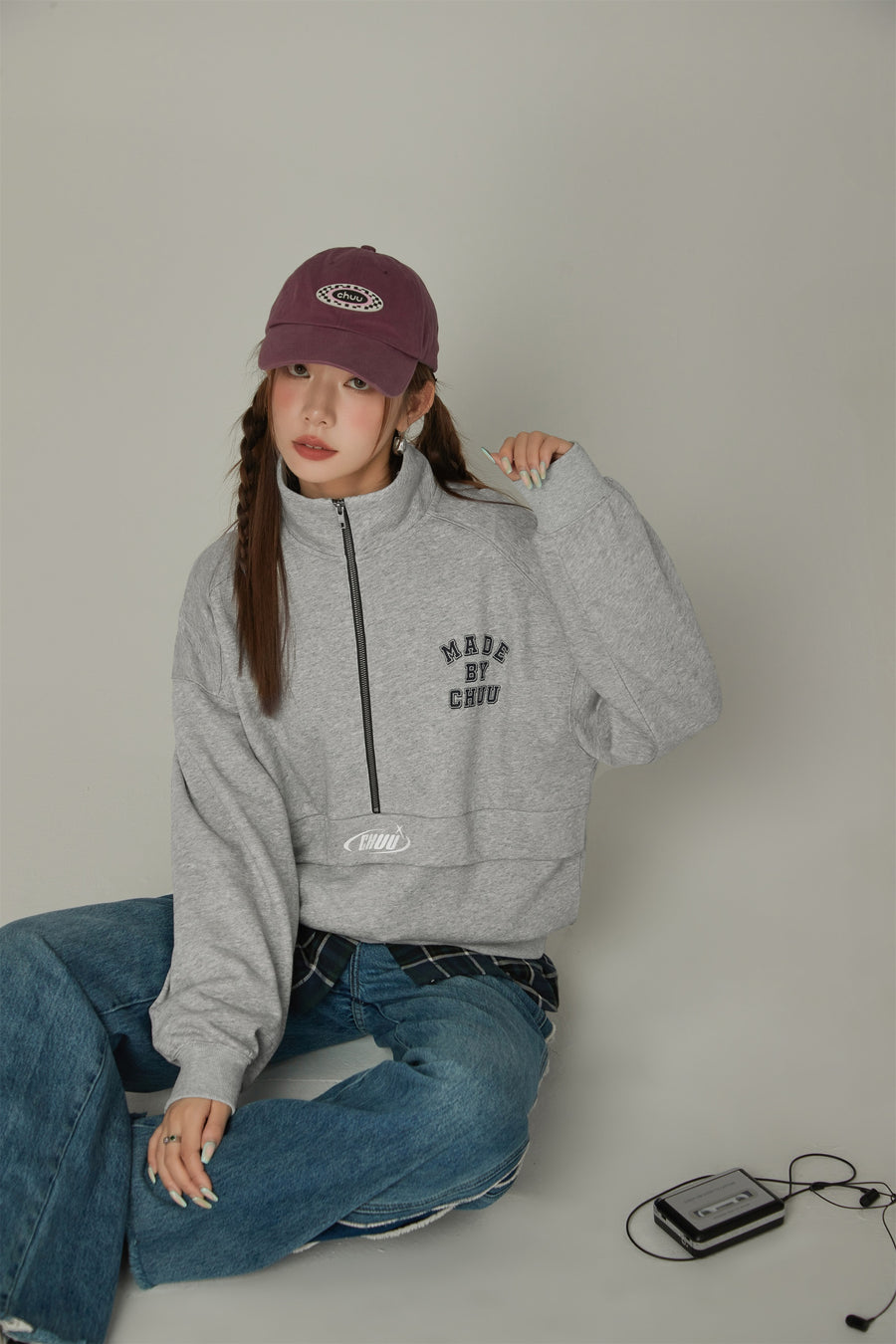 CHUU Logo Half Zip Up Simple Sweatshirt