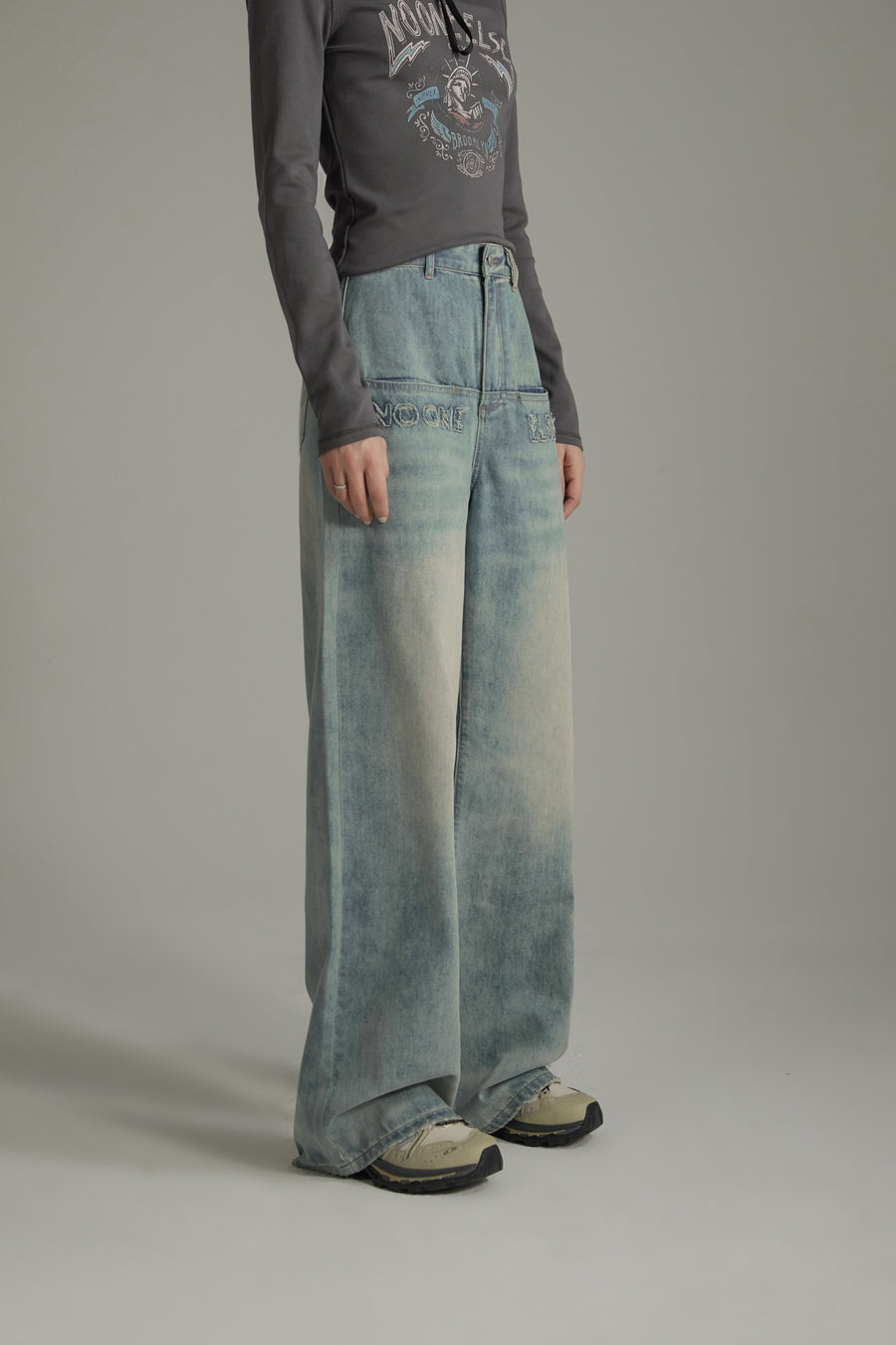 CHUU Washed Wide Pocket Denim Jeans