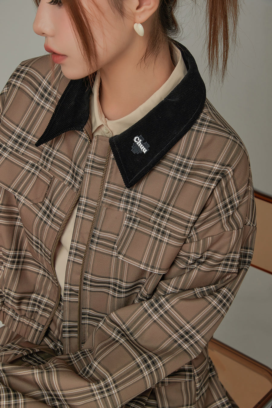 CHUU Logo Collar Check Boxy Jacket