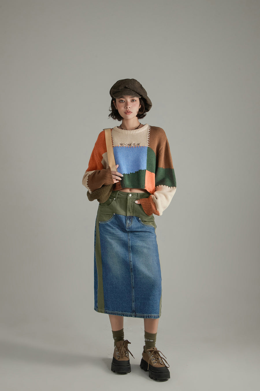 CHUU Color Patchwork Crop Knit Sweater