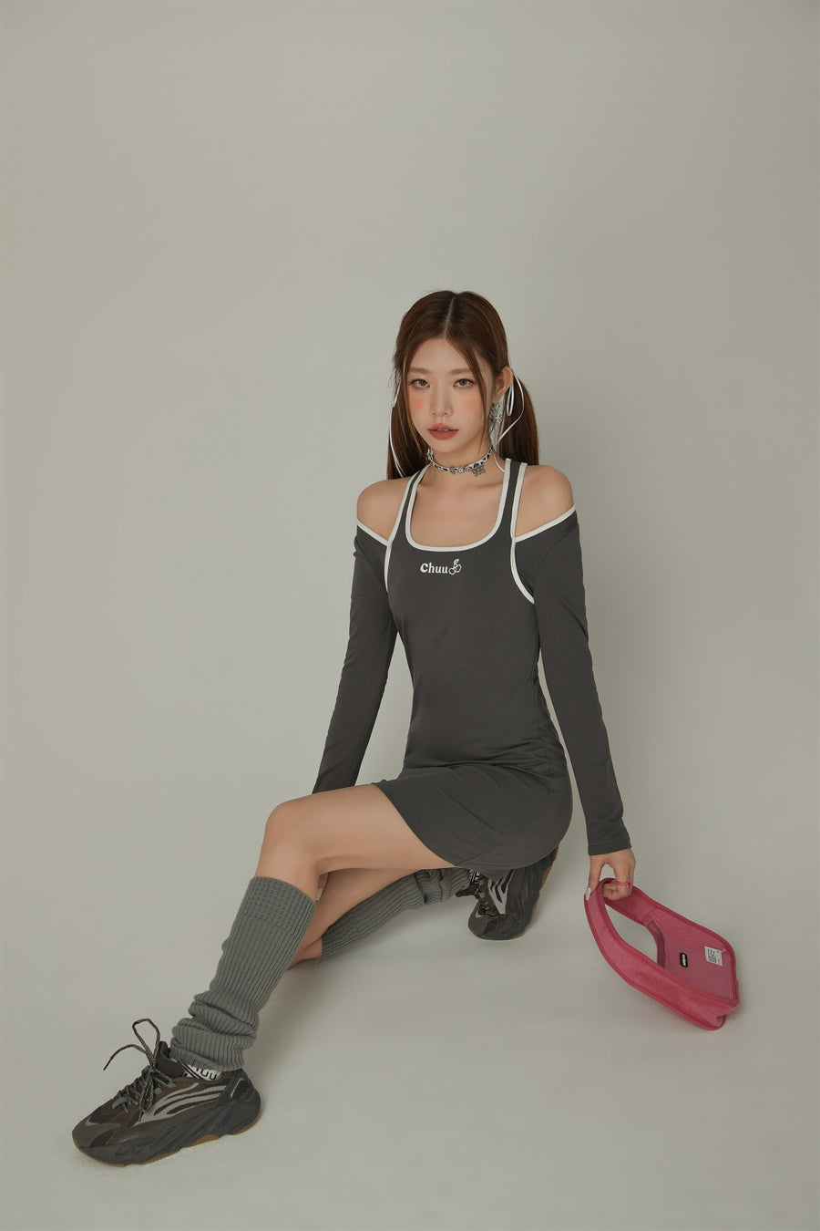 CHUU Off Shoulder Split Long Sleeve Mini Dress