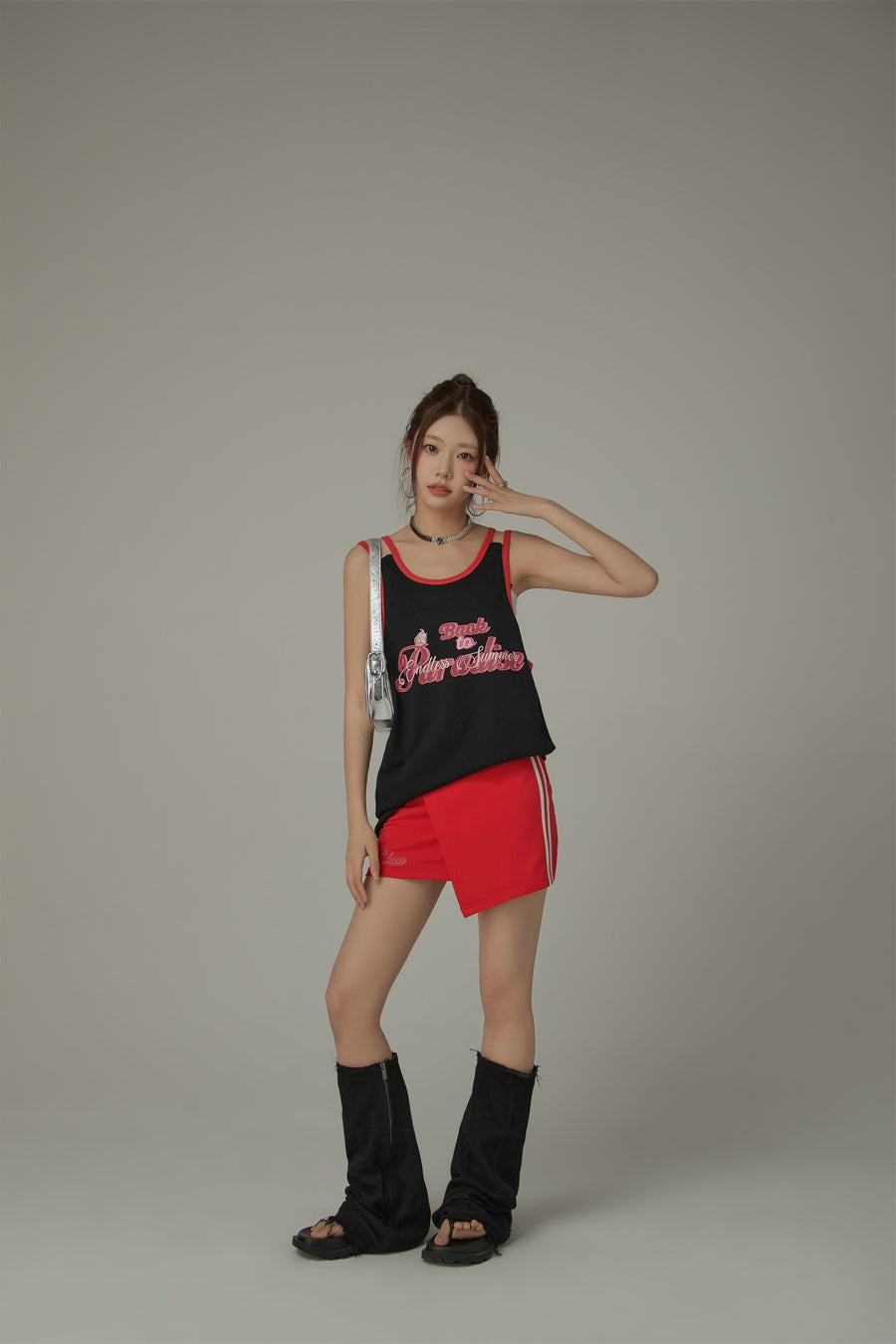 CHUU Back To Paradise Colorblocked Letter Printed Sleeveless T-Shirt