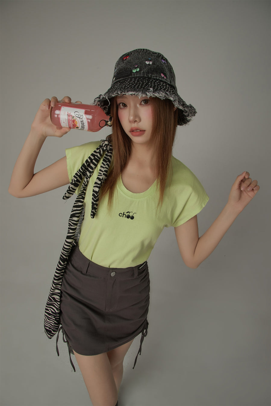 CHUU Multi Color Cherry Denim Bucket Hat