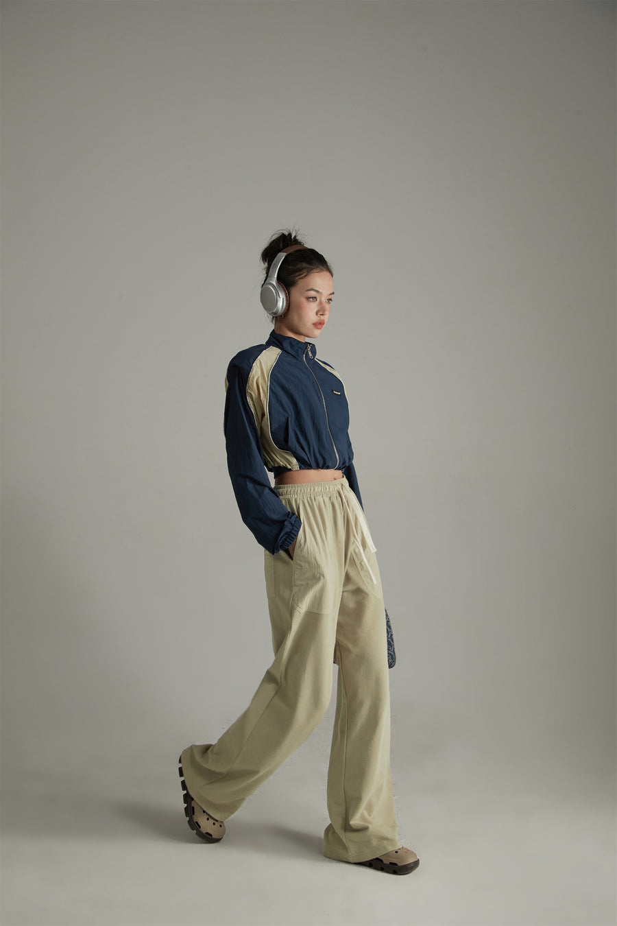 CHUU Banded Wide-Leg Slacks