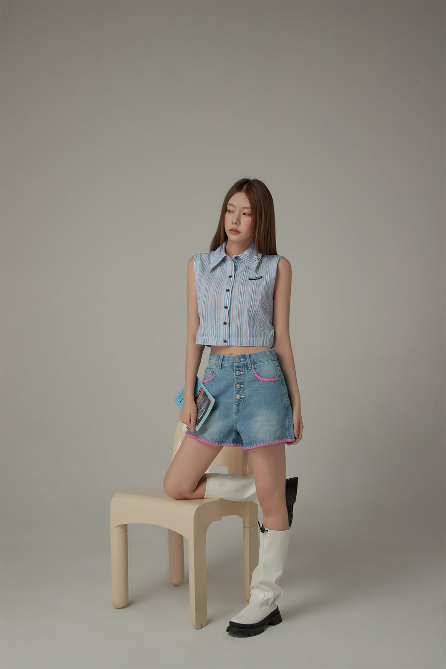 CHUU Rainbow Striped Sleeveless Shirt