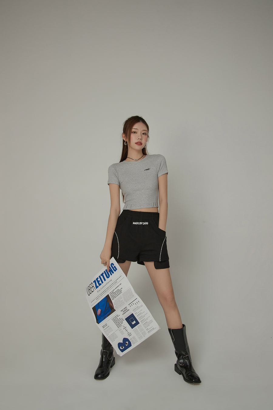 CHUU Back Cut Out Slim Crop Daily T-Shirt