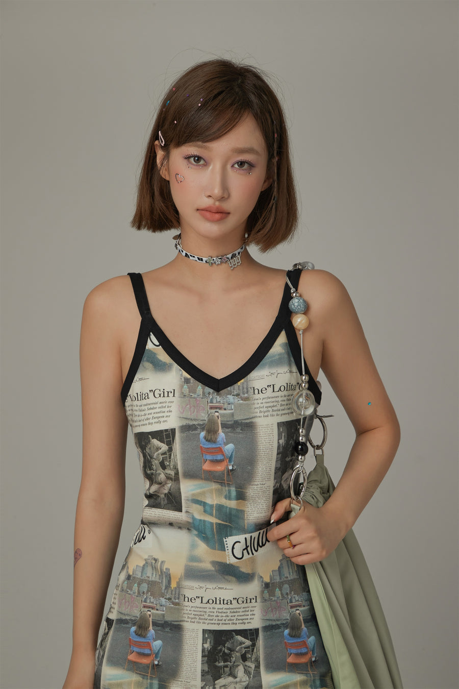 CHUU Logo Newspaper V-Neck Strap Mini Dress