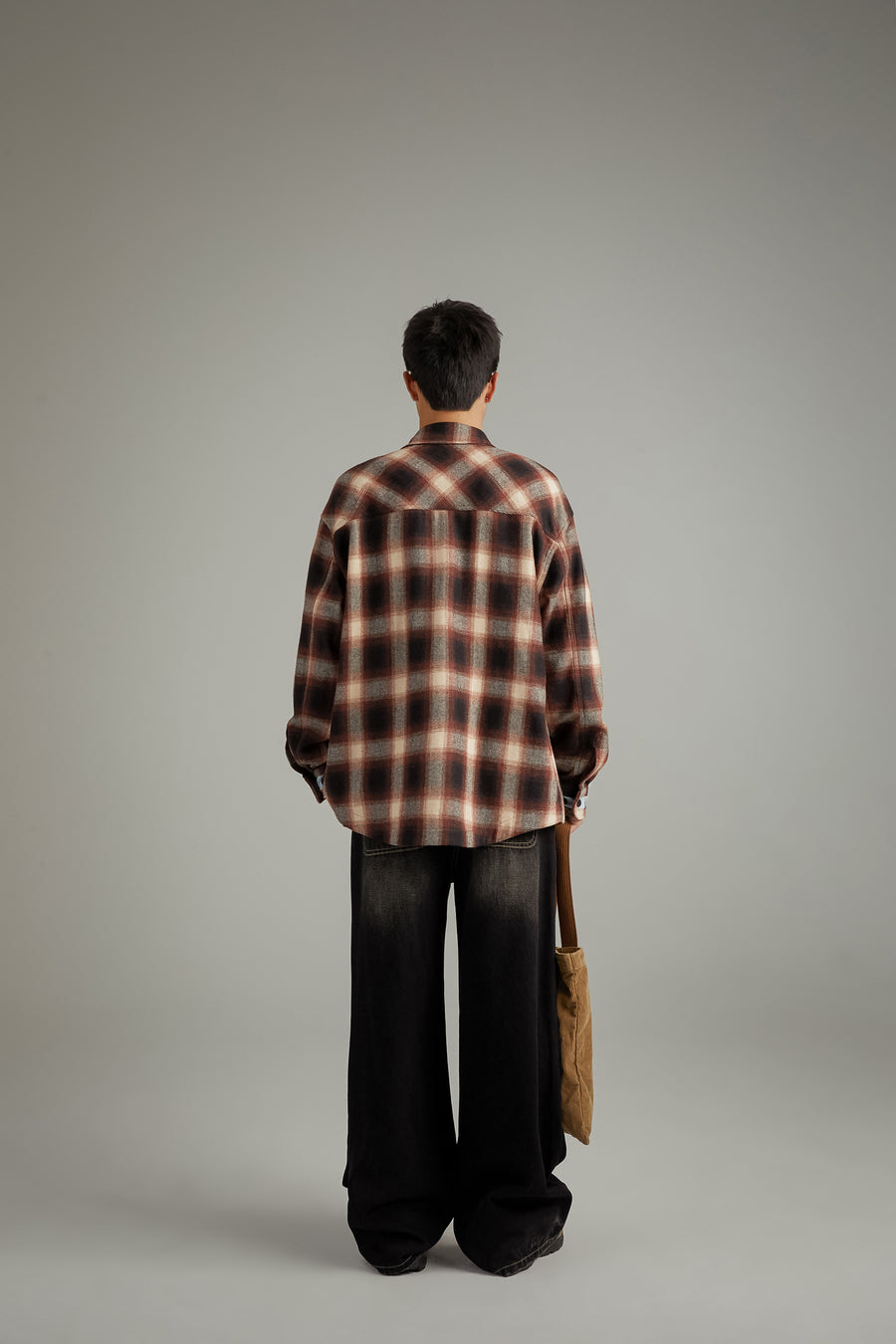 CHUU Distressed Checked Boxy Shirt