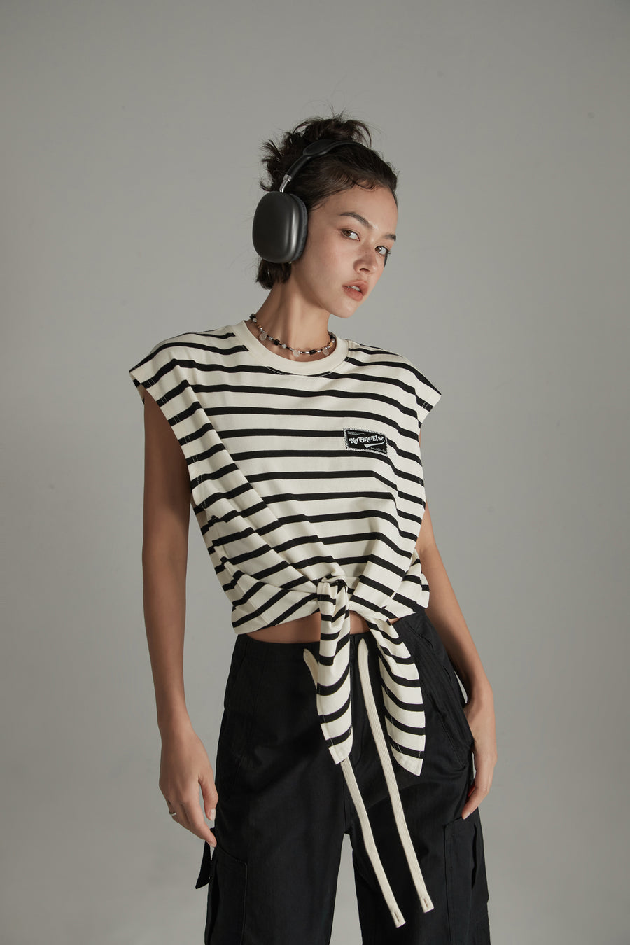 CHUU Striped Front Tie Loose Fit Sleeveless T-Shirt