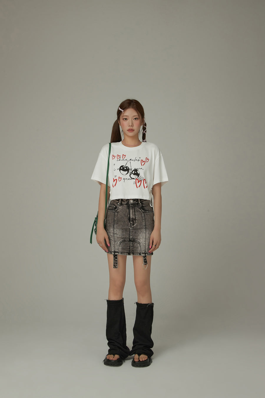 CHUU Heart Cherry Boxy Crop Loosefit T-Shirt