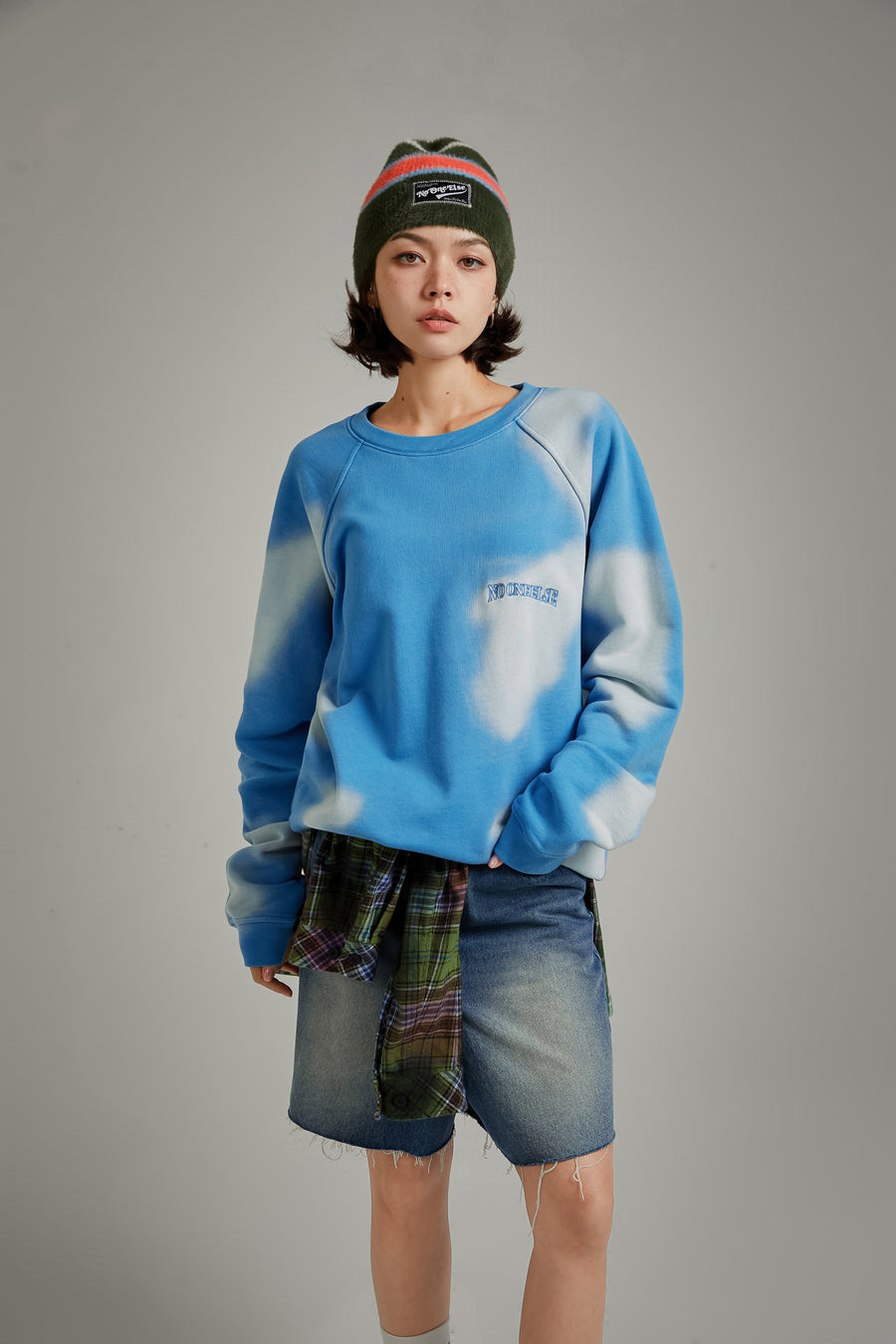 CHUU Sky Logo Sweatshirt