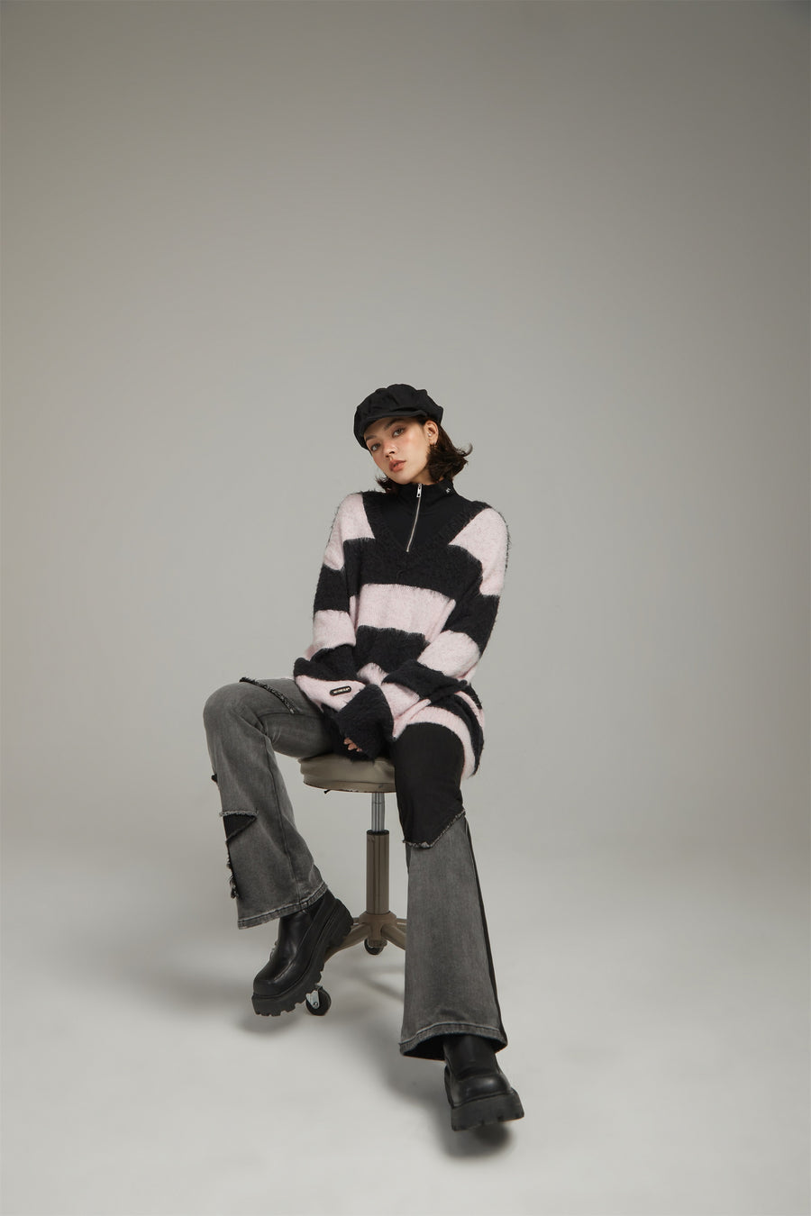 CHUU V-Neck Color Stripe Knit Sweater