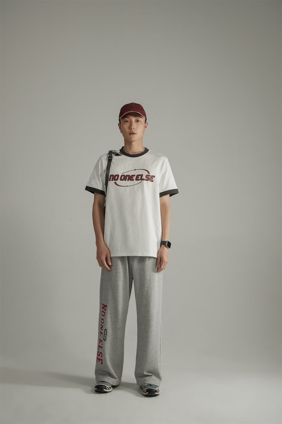 CHUU Noe Center Logo Color Loose Fit T-Shirt