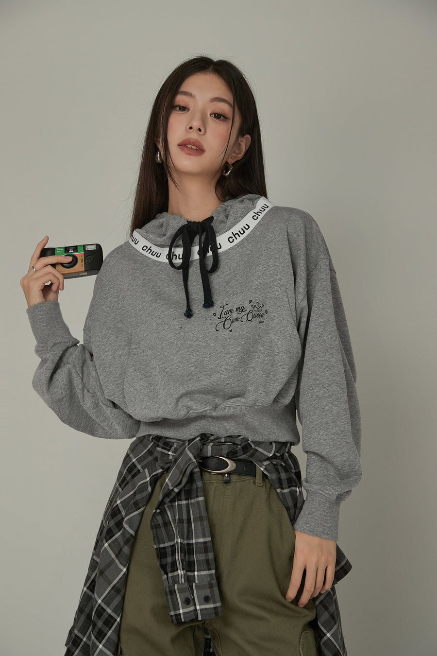 CHUU Logo Lettering Big Pocket Loose Fit Hoodie