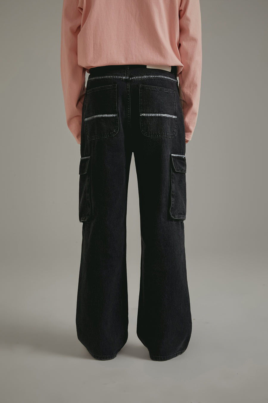 CHUU Multi-Pocket Wide Denim Jeans