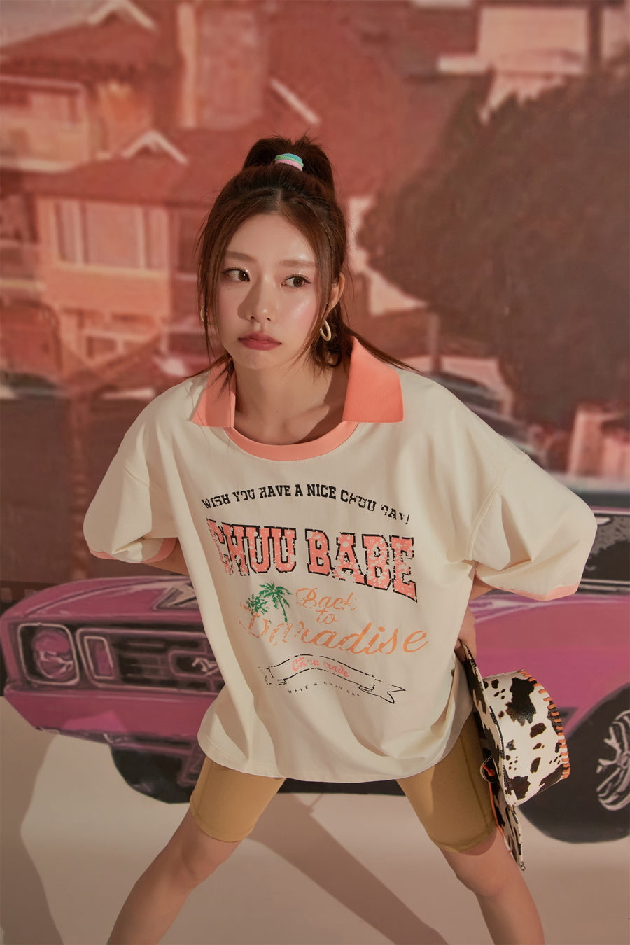 CHUU Chuu Babe Back To Paradise Color Line Neck Line Loose Fit T-Shirt