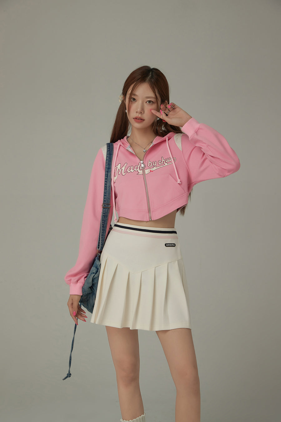 CHUU Lettering Cropped Sporty Zip-Up Hoodie