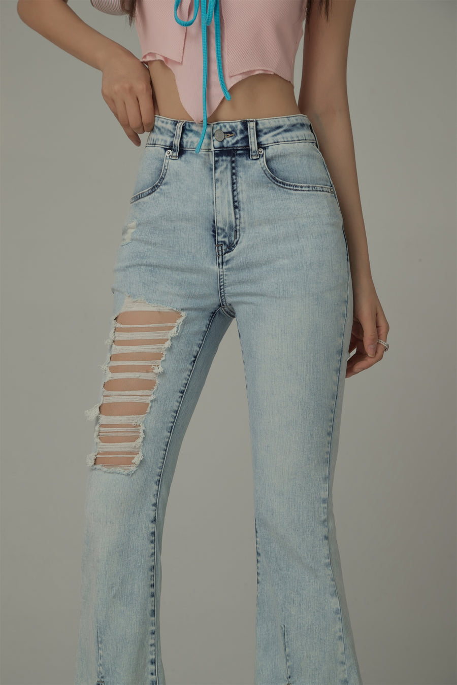 CHUU Distressed Rips Slit Denim Jeans