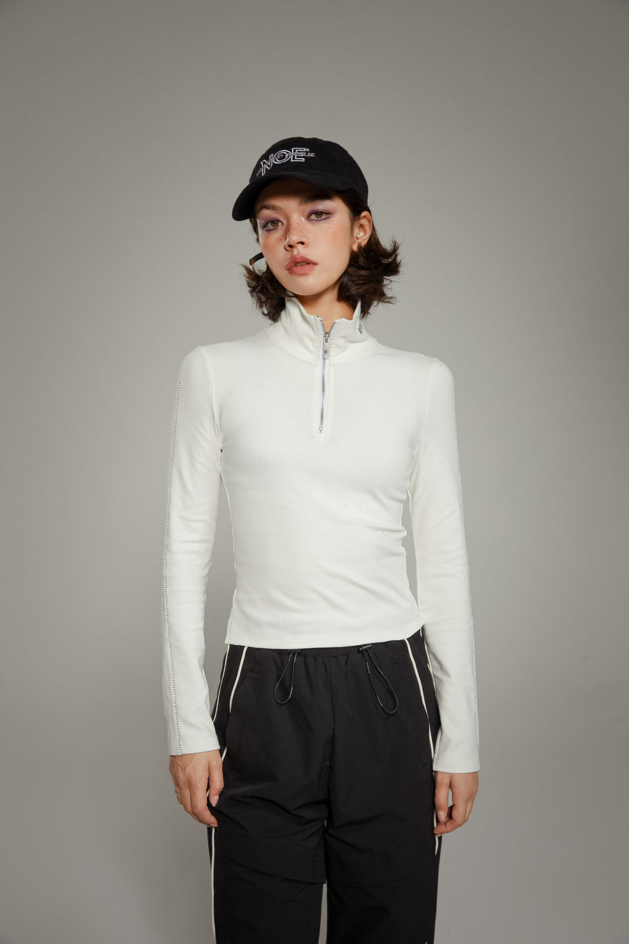 CHUU Half Zip Up High Neck Top