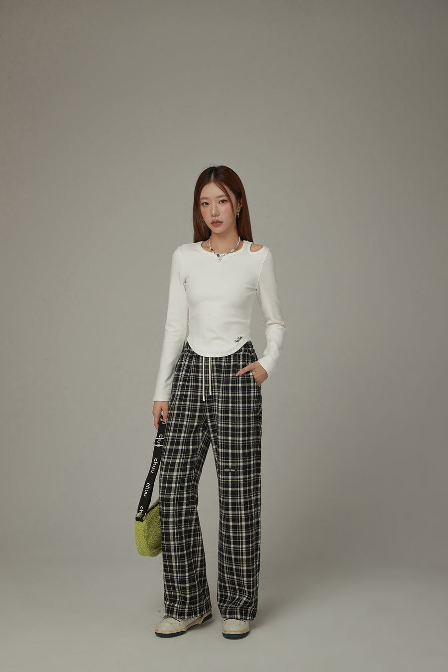 CHUU Check Drawstring Casual Pants