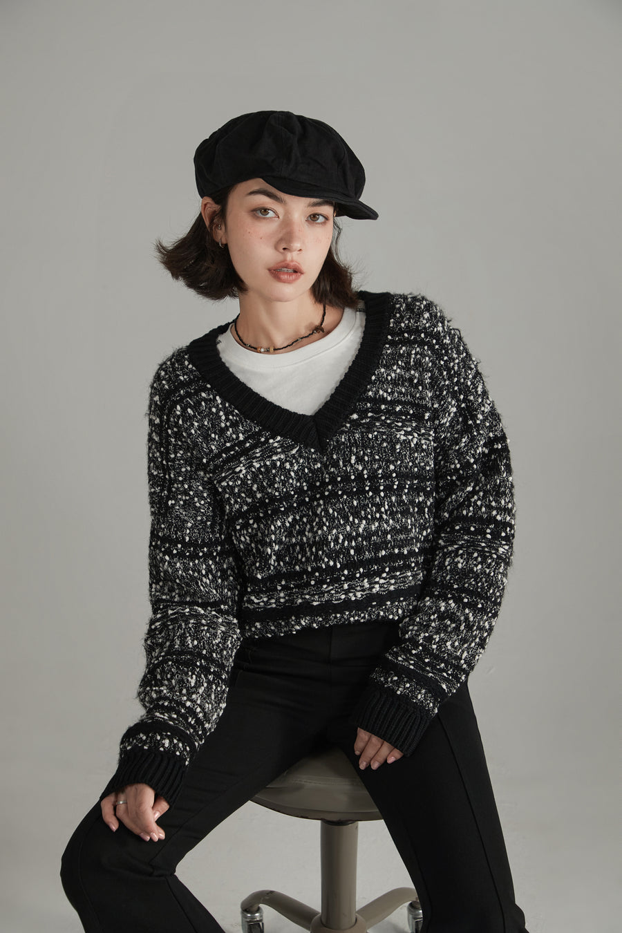 CHUU V-Neck Crop Knit Sweater