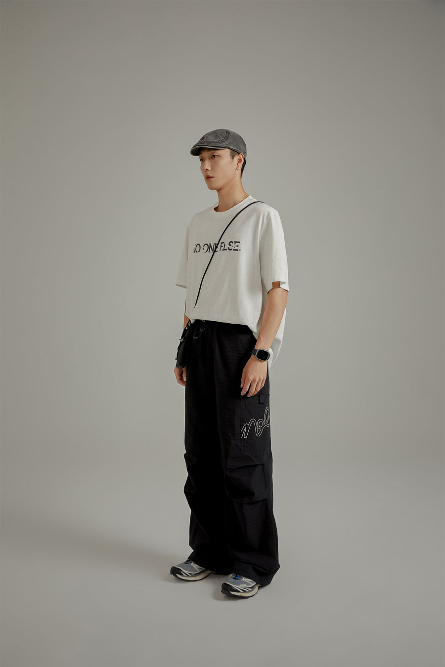 CHUU Logo High Waist Drawstring Casual Pants