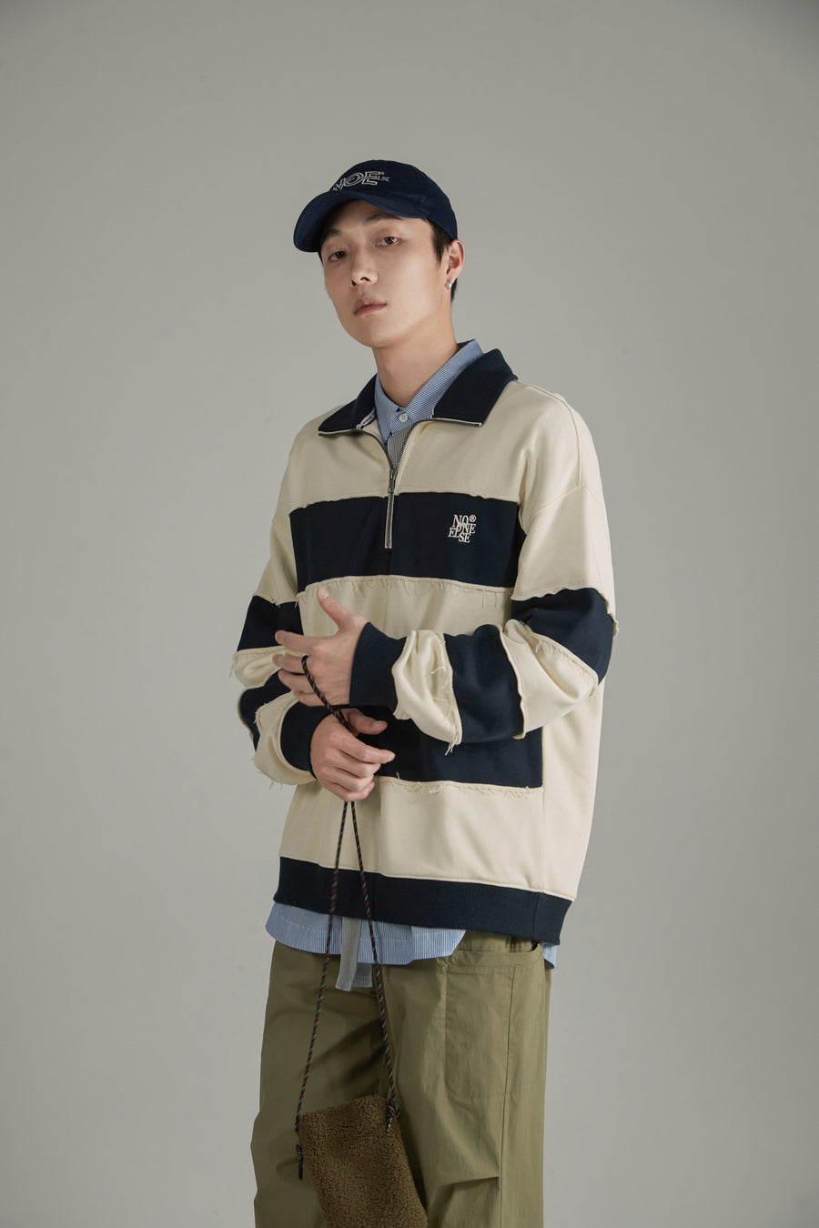 CHUU Half Zip-Up Color Striped Sweatshirt