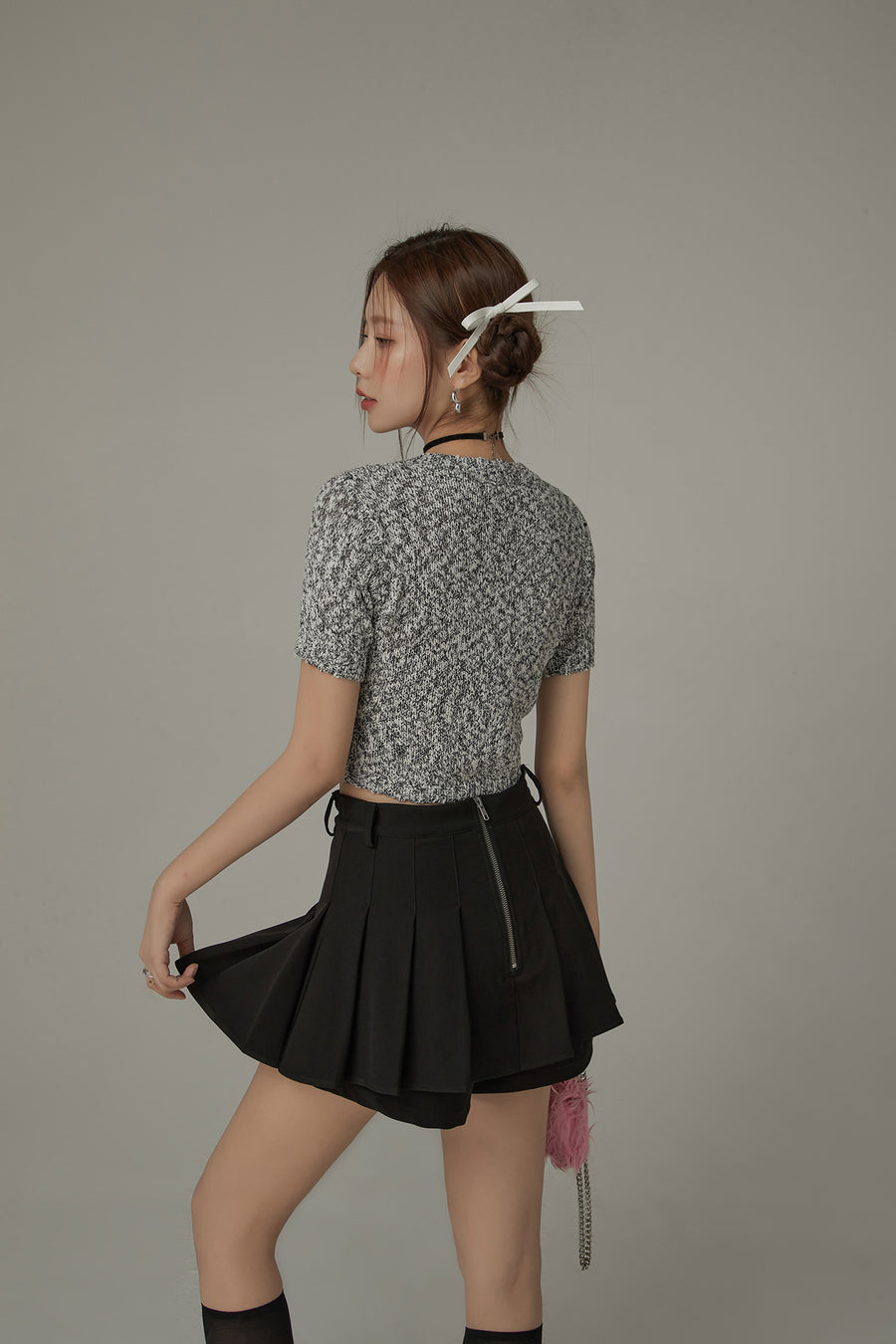 CHUU V-Trim Cropped Knit Short Sleeve Top