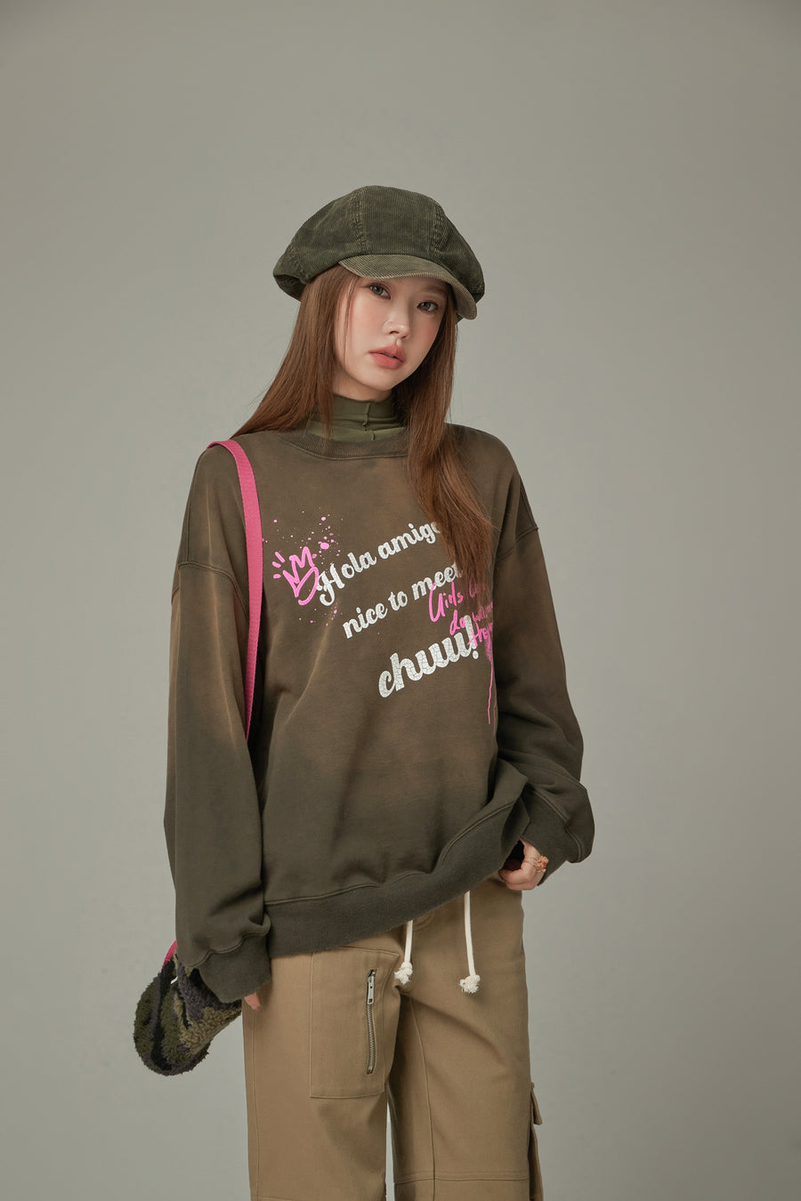 CHUU Hola Amigo Logo Lettering Loose Sweatshirt