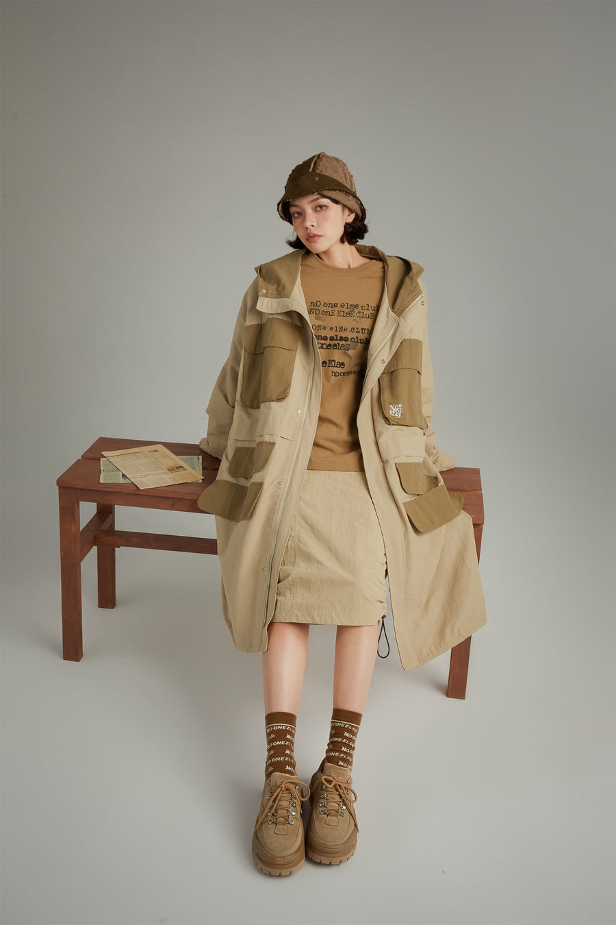 CHUU Two Tone Cargo Long Jacket