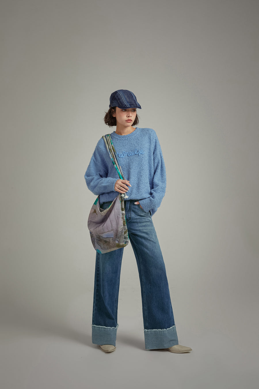 CHUU Roll Up Frayed Hem Wide Denim Jeans