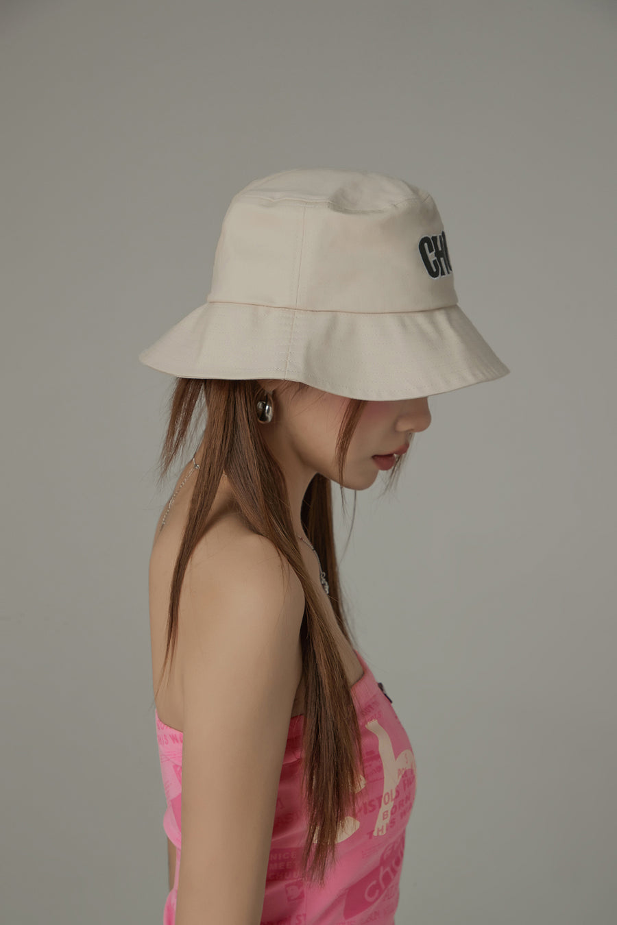 CHUU Chuu Lettering Cotton Bucket Hat