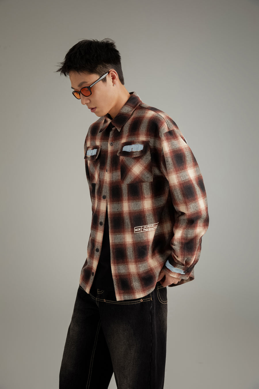 CHUU Distressed Checked Boxy Shirt