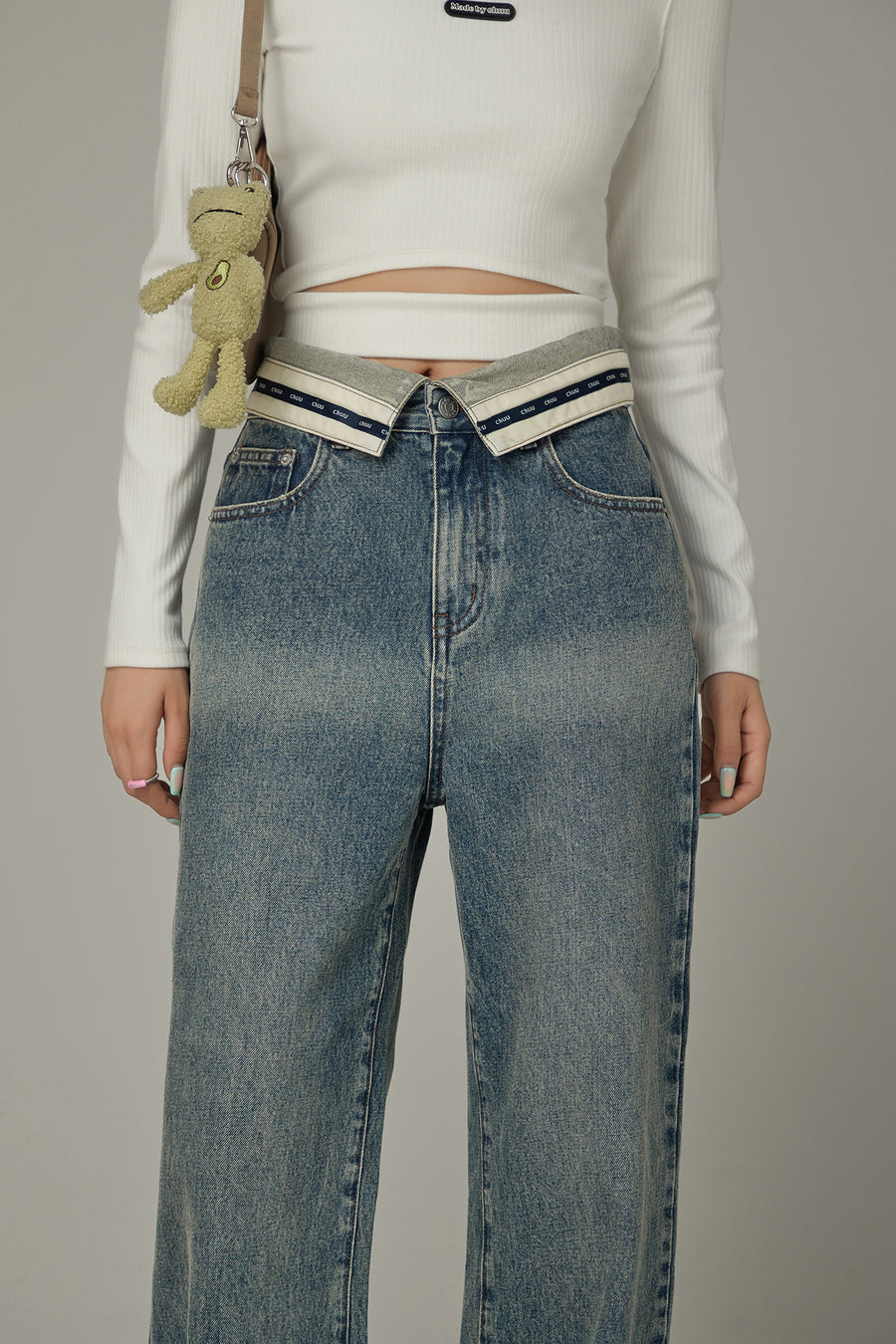 CHUU Color Matching Folded Waist Wide Denim Jeans