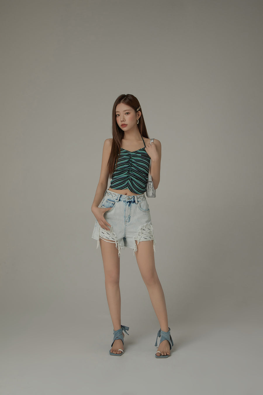 CHUU Exposed Logo Pocket Liner Distressed Denim Shorts