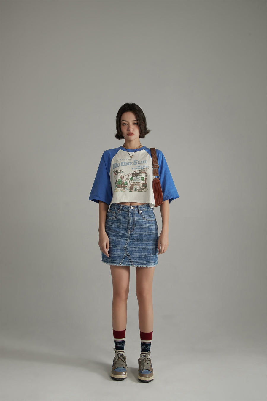 CHUU Checked Fringed Hem Denim Mini Skirt