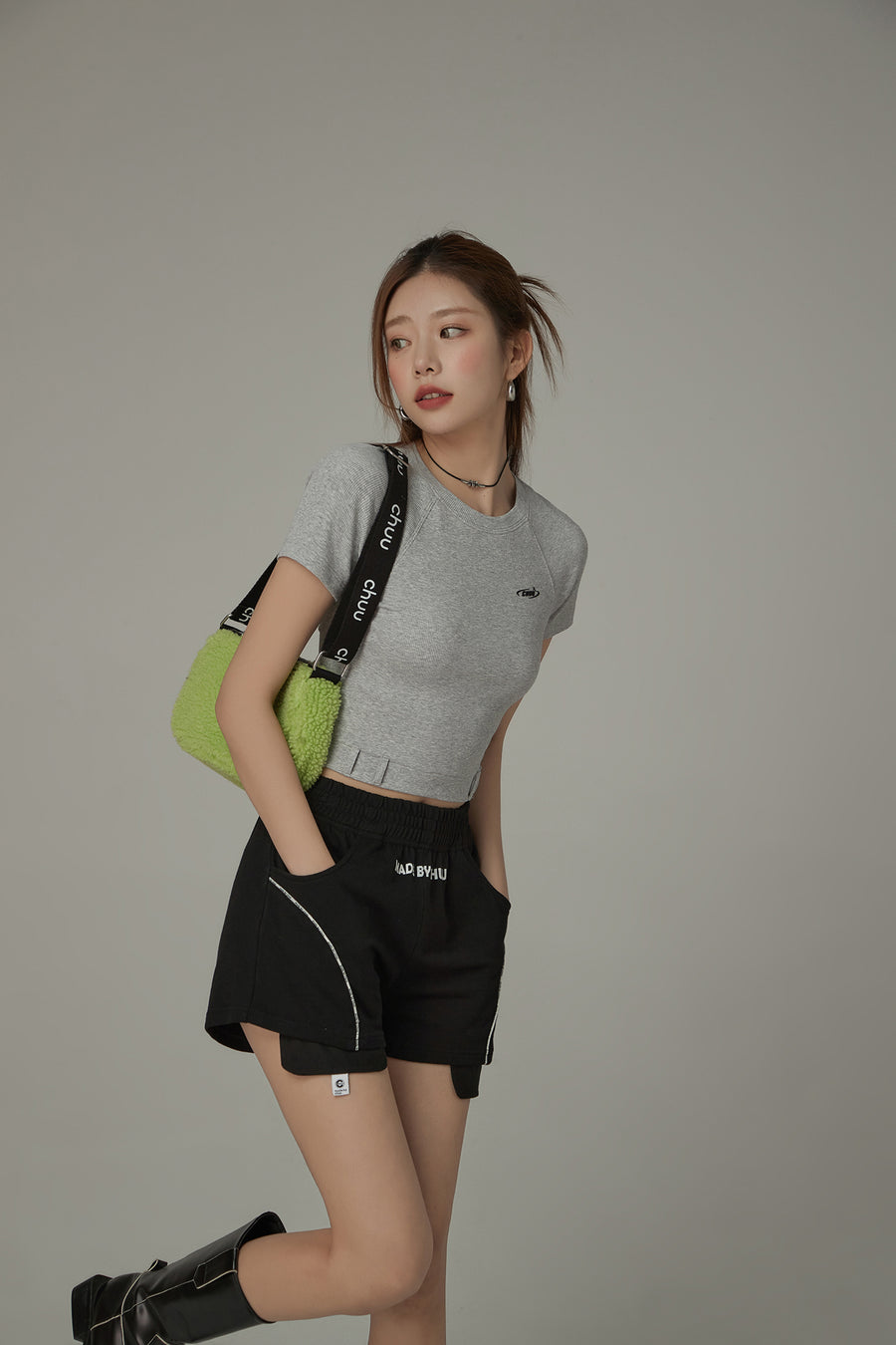 CHUU Back Cut Out Slim Crop Daily T-Shirt