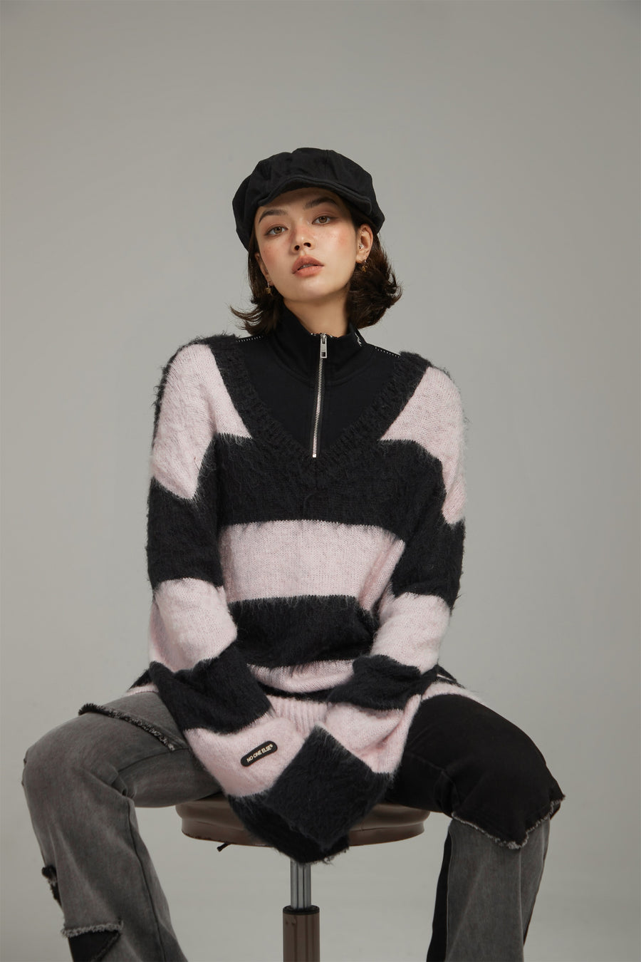 CHUU V-Neck Color Stripe Knit Sweater