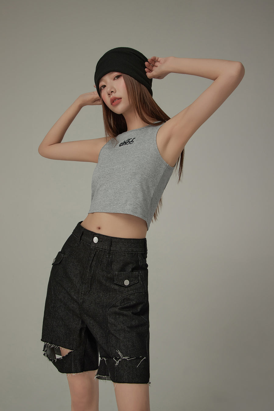 CHUU Chuu Cherry Back-Open Sleeveless Crop T-Shirt