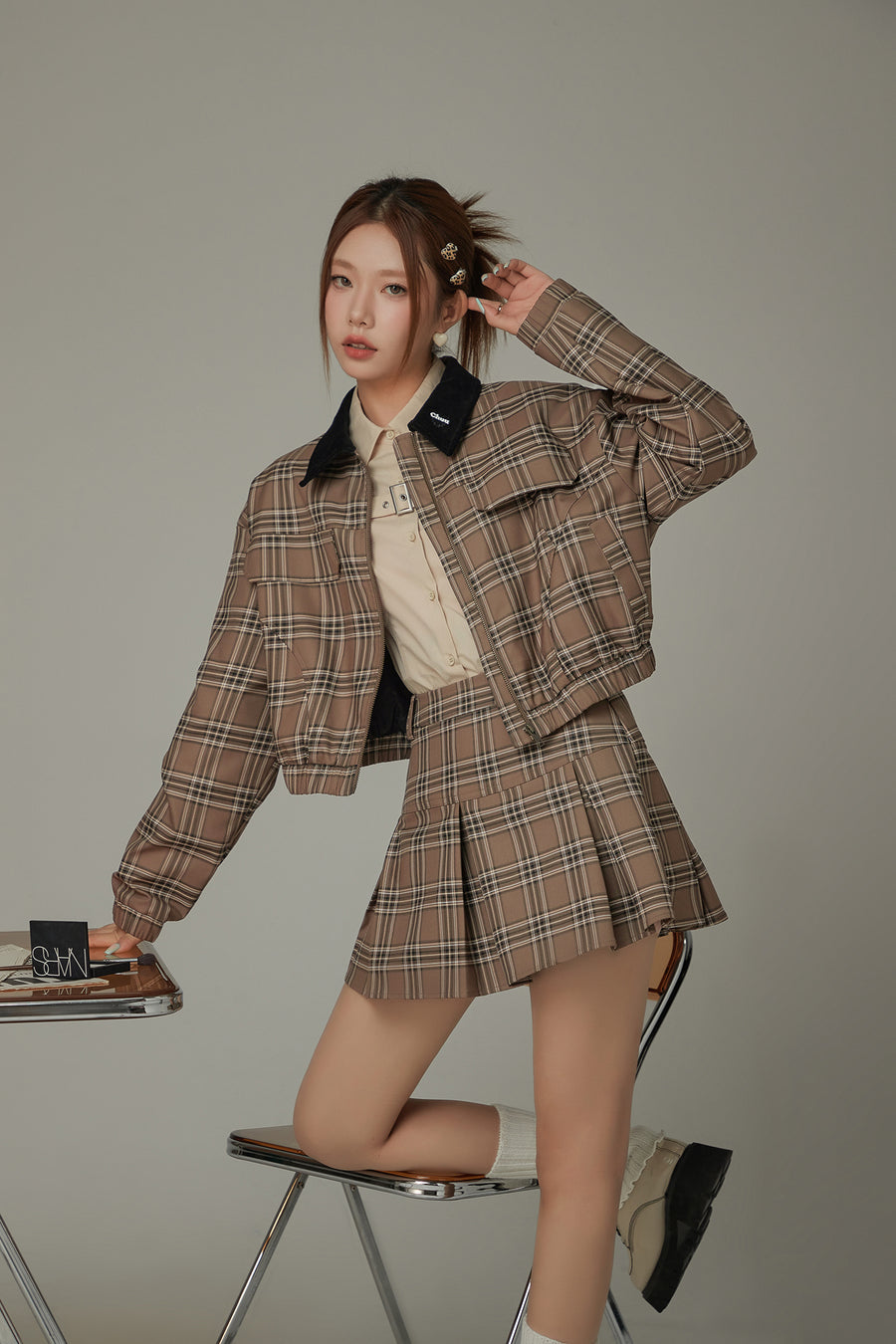 CHUU Logo Collar Check Boxy Jacket