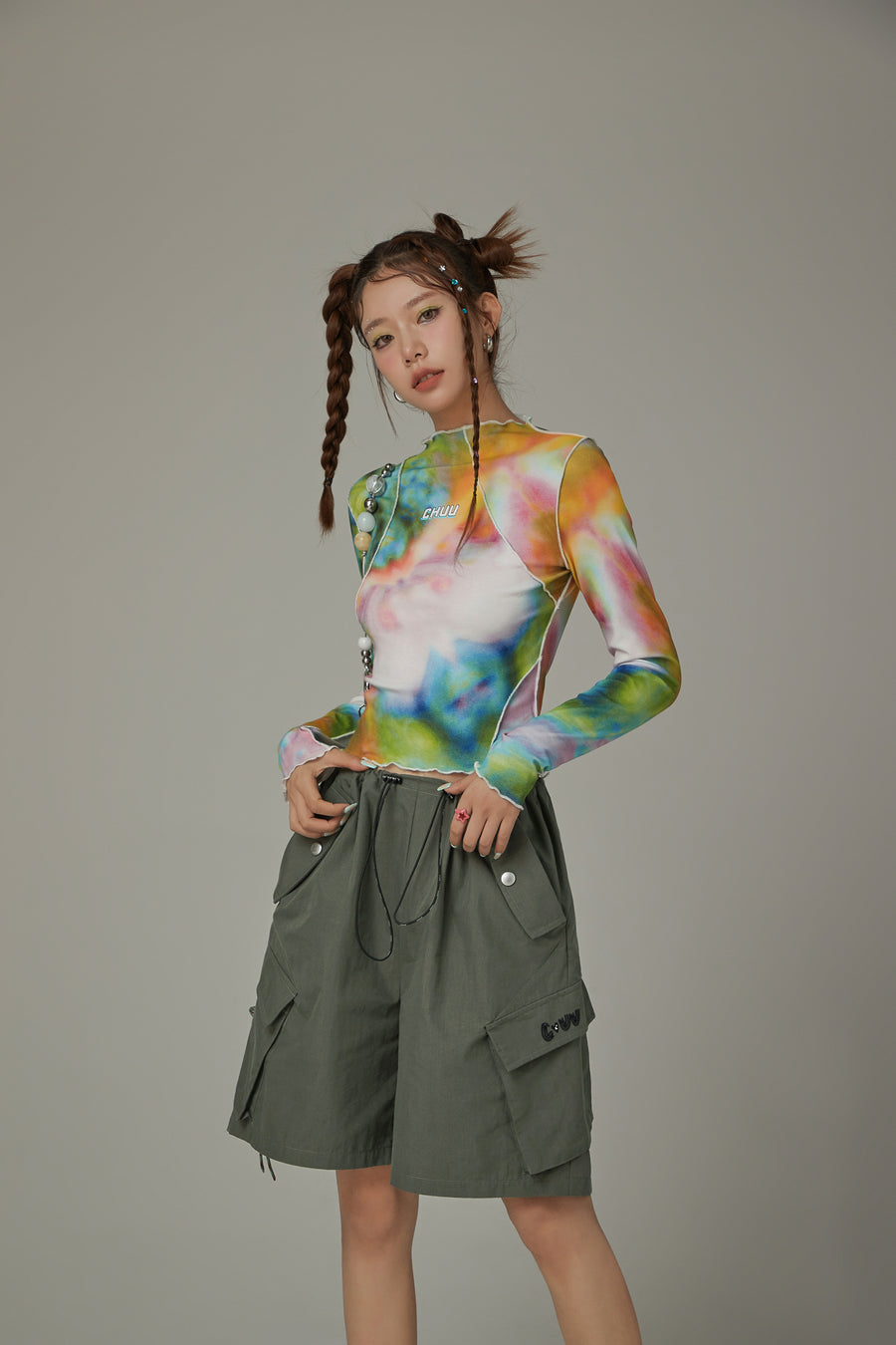 CHUU Logo Colorful Print Frilly Lined Top